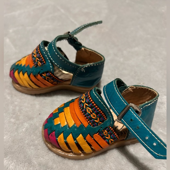 Artesanias Ceja Teal and Multicolor Sandals - Picture 4 of 5
